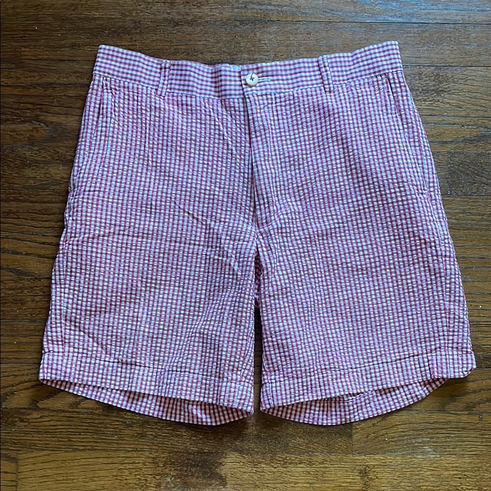 Southern Tide “The Skipjack” Red & White Flat Front Seersucker Shorts